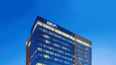 BBVA identificará los contactos y la temperatura de sus empleados para controlar contagios