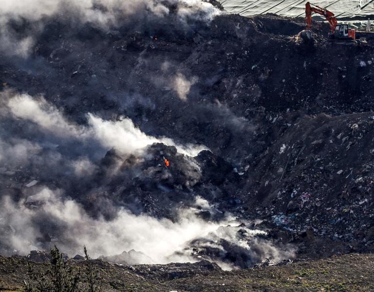 Alerta por riesgo de nuevos desprendimientos en Zaldibar