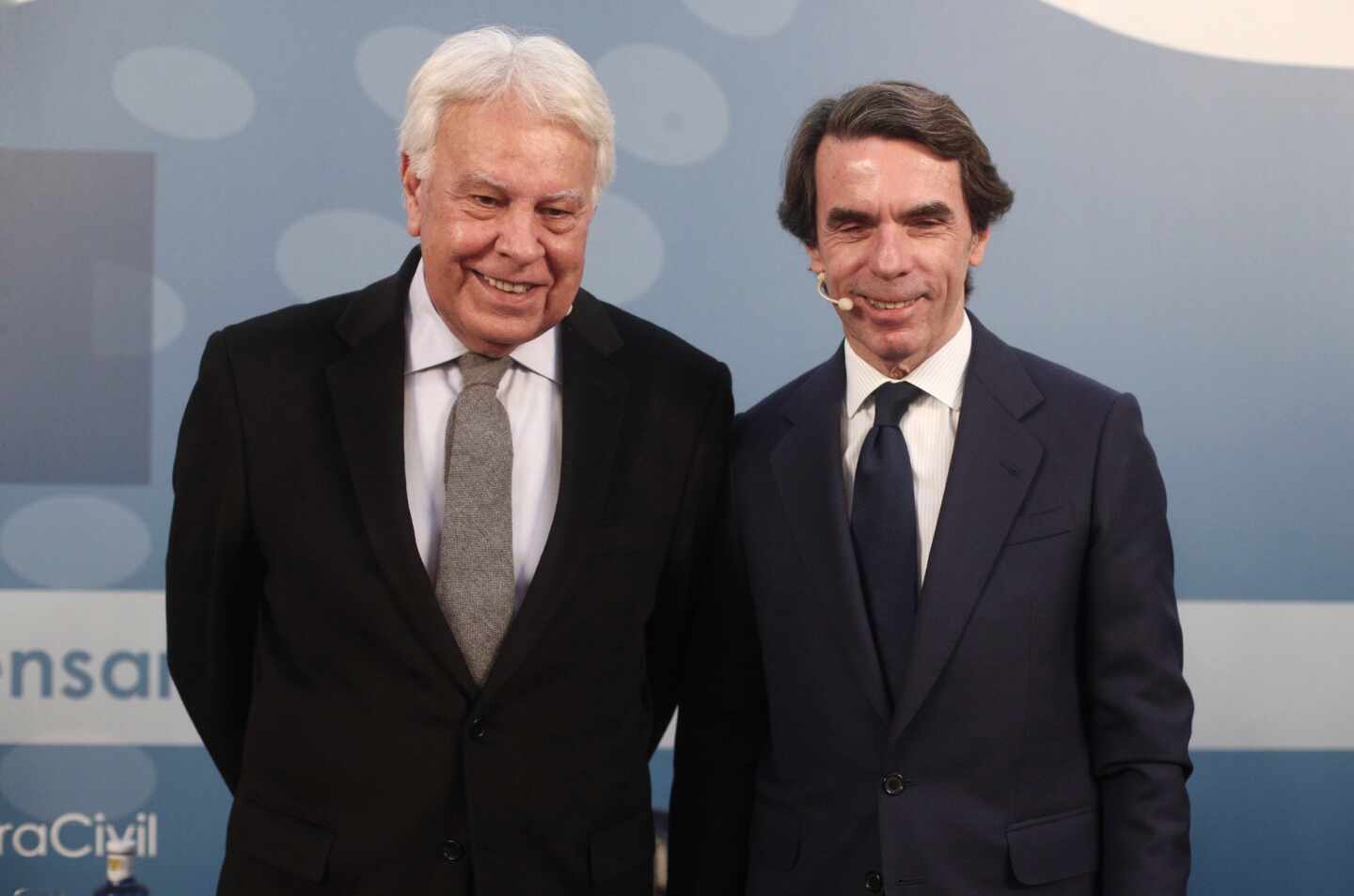 Los expresidentes del Gobierno Felipe González y José María Aznar.