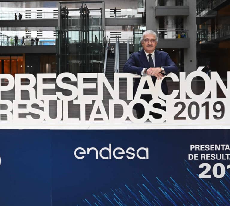 Endesa choca con el Gobierno por su plan de subastas de renovables y las culpa de la “burbuja” del sector