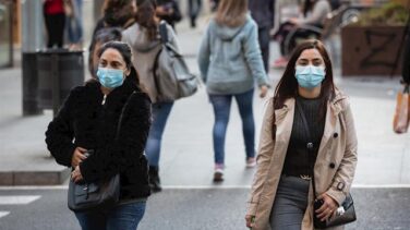 La movilidad, las residencias y la infección de sanitarios marcaron la evolución de la epidemia