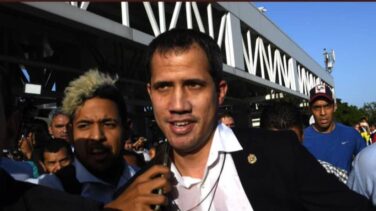 Juan Guaidó, agredido a su regreso a Caracas: "Nunca la dictadura estuvo tan sola"