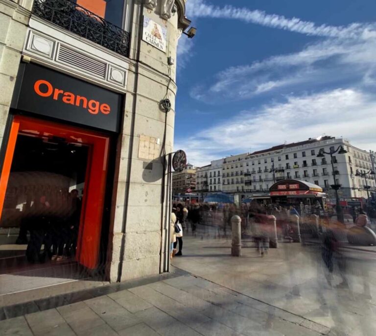 Orange España reduce sus ingresos un 4% por la fuerte competencia en pleno debate de fusión