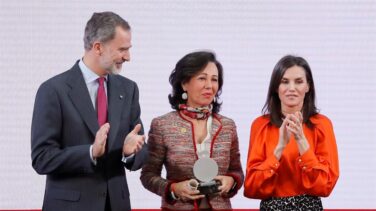 Ana Botín: "Los españoles debemos vencer al pesimismo y volver a enamorarnos de un proyecto de convivencia"