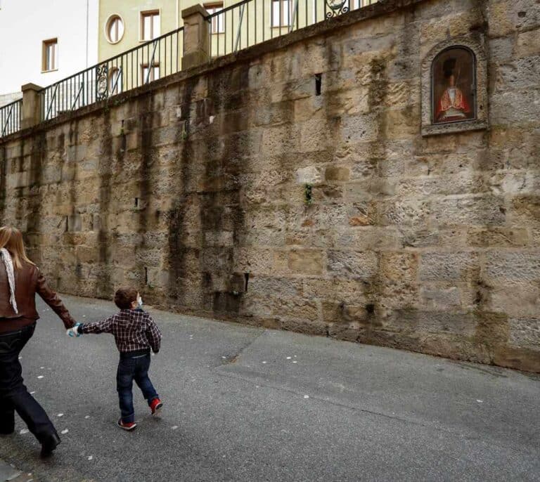 Los consejos de Sanidad para salir con los niños a la calle sin riesgo