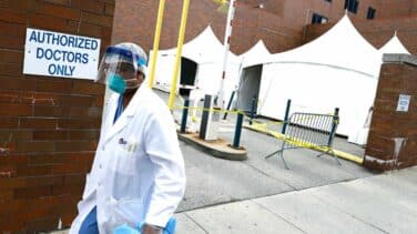 Estados Unidos supera los 300.000 contagios por coronavirus