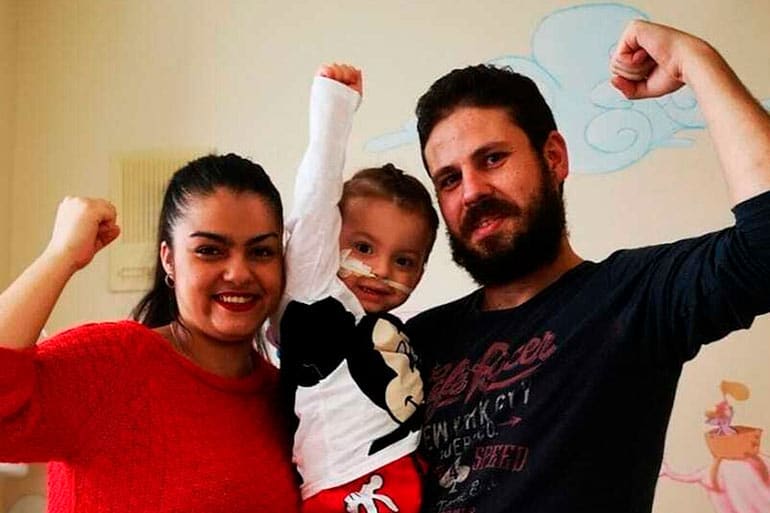 Un niño de 3 años recibe el alta en hospital de La Paz tras seis trasplantes