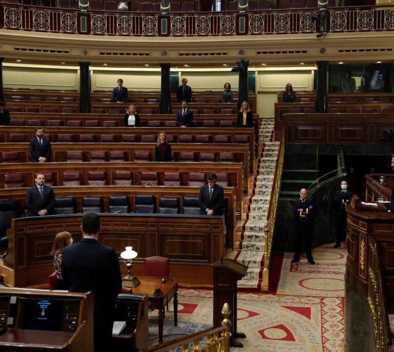 Un minuto de silencio y un vendedor de globos