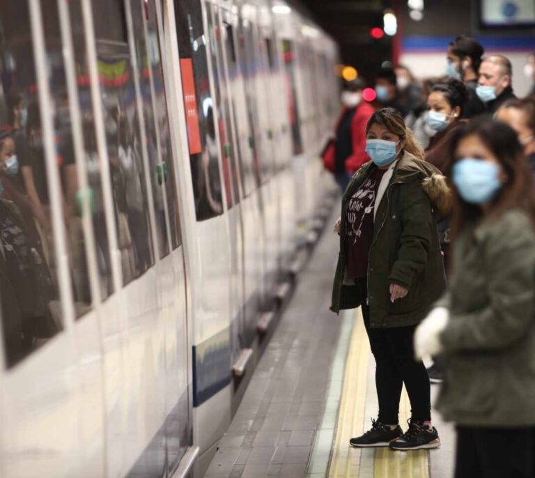 Los vigilantes de Metro de Madrid podrán impedir el viaje a los usuarios que no lleven mascarilla