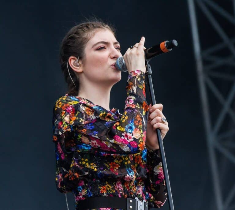 Lorde rompe su silencio: "No quería sacar disco hasta que me creciese el pelo"
