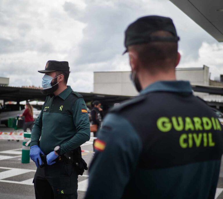 Detenido en Sanlúcar al ser sorprendido cuando mataba a cinco perros recién nacidos