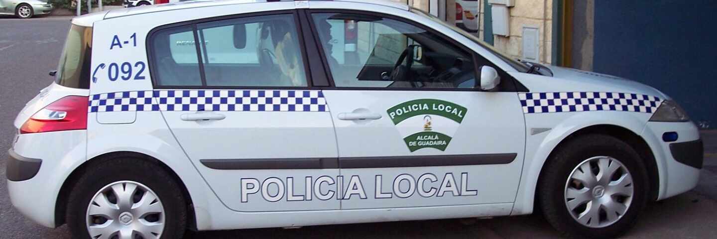 Desalojan dos veces un bar de Sevilla con 25 clientes escondidos para fingir que estaba cerrado