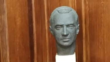 Getxo aprueba retirar un busto del rey Juan Carlos gracias a PSE, Podemos, PNV y Bildu