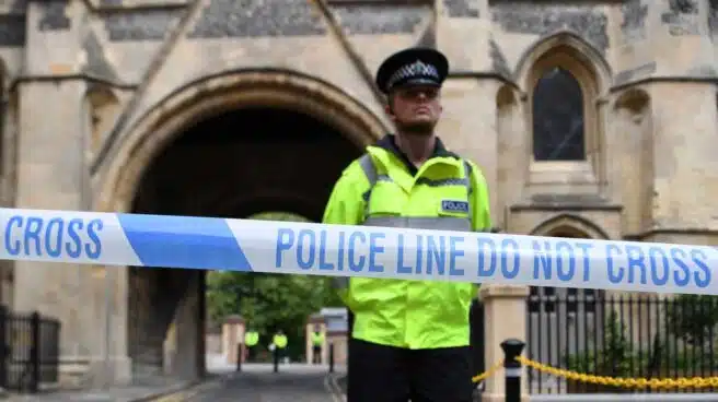 La Policía califica de "ataque terrorista" el apuñalamiento que ha dejado tres muertos en Reading
