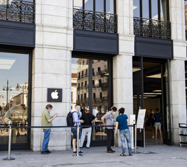 Apple cierra sus tiendas en Madrid por la evolución del coronavirus