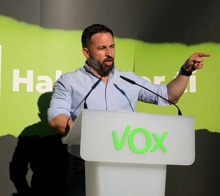 Abascal carga contra Podemos por no condenar el ataque a Rocío de Meer: "¿Dónde están las feministas?"