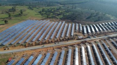 El sector fotovoltaico espera que los participantes en la COP 28 tripliquen la potencia de renovables