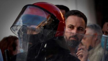 Abascal en Irún: "Lo que os provoca es que estemos de pie y no con un tiro en la nuca"