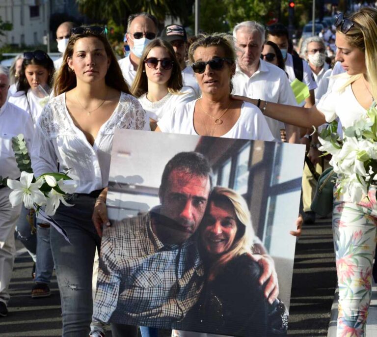 Muere un conductor francés de autobús tras recibir una paliza de un grupo al que no dejó subir sin mascarilla