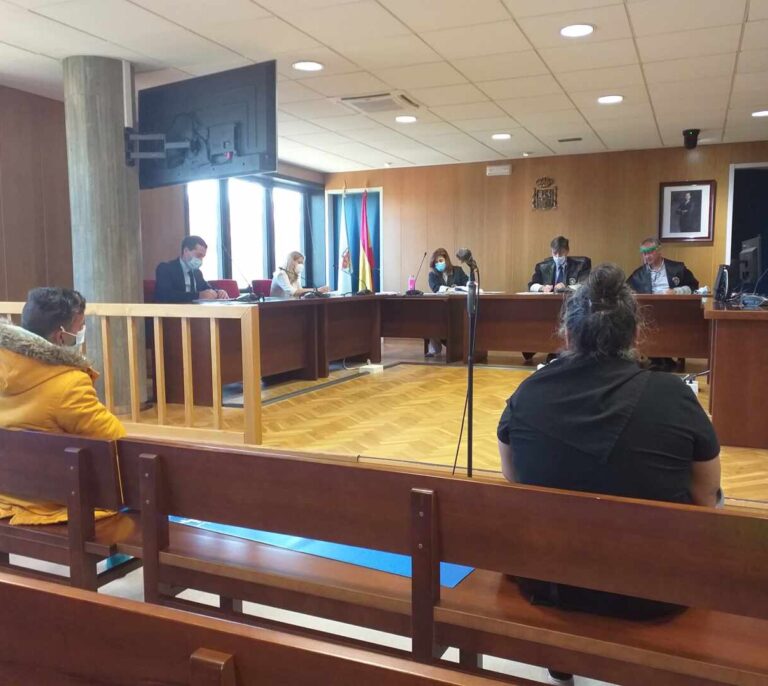 Una madre y su hijo aceptan 2 y 1,5 años de prisión por retener en la vivienda familiar a la novia de él, menor de edad