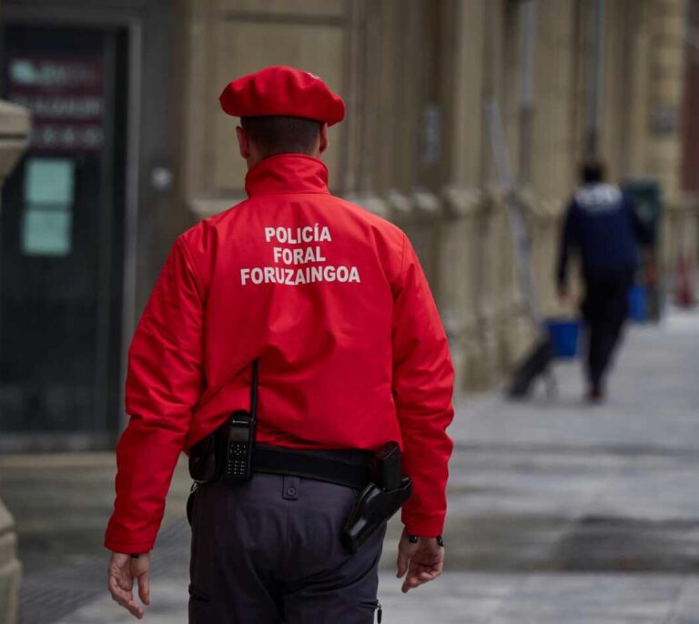 La Policía disuelve un botellón de 600 personas en Pamplona