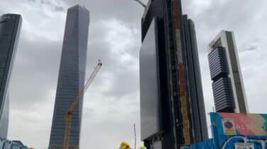 Desalojan las Cuatro Torres de Madrid por una fuga de gas