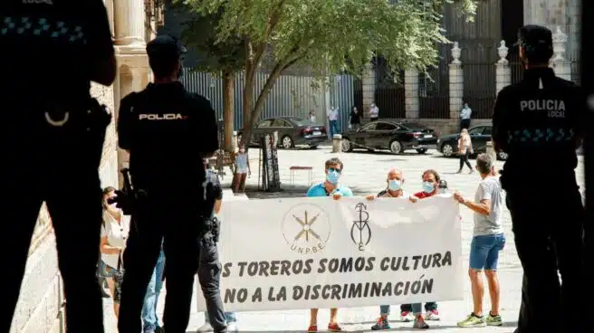 Escrache de un grupo de taurinos a la ministra Yolanda Díaz en Toledo: "¡Golfa de mierda!"