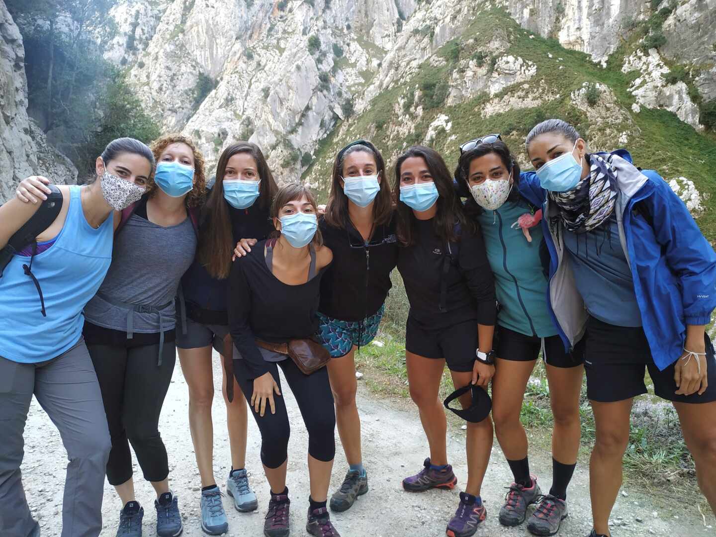 "Da miedo septiembre": la vuelta al trabajo de seis médicas jóvenes