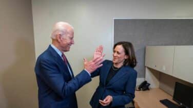 Y la candidata a vicepresidenta con Biden es... la senadora Kamala Harris