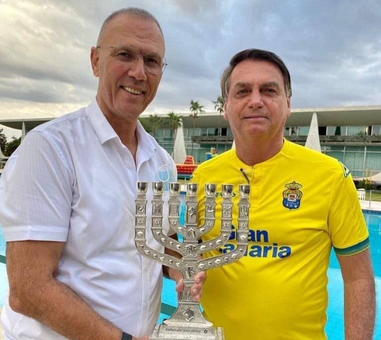 Bolsonaro recibe al embajador de Israel con una camiseta de la UD Las Palmas