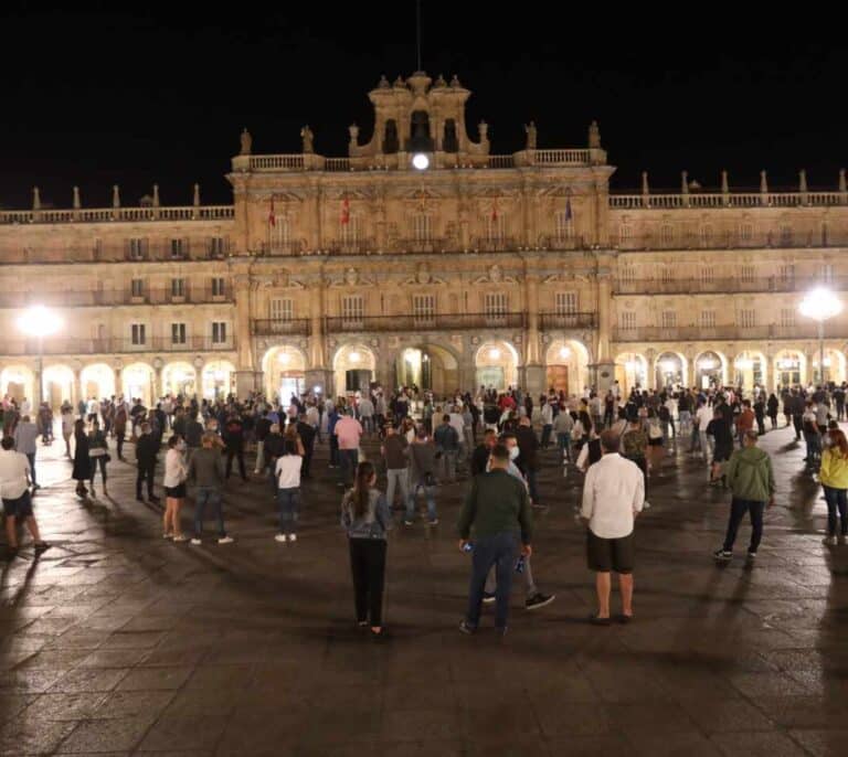 La hostelería percibe un futuro negro por la "muy mala" gestión de la pandemia