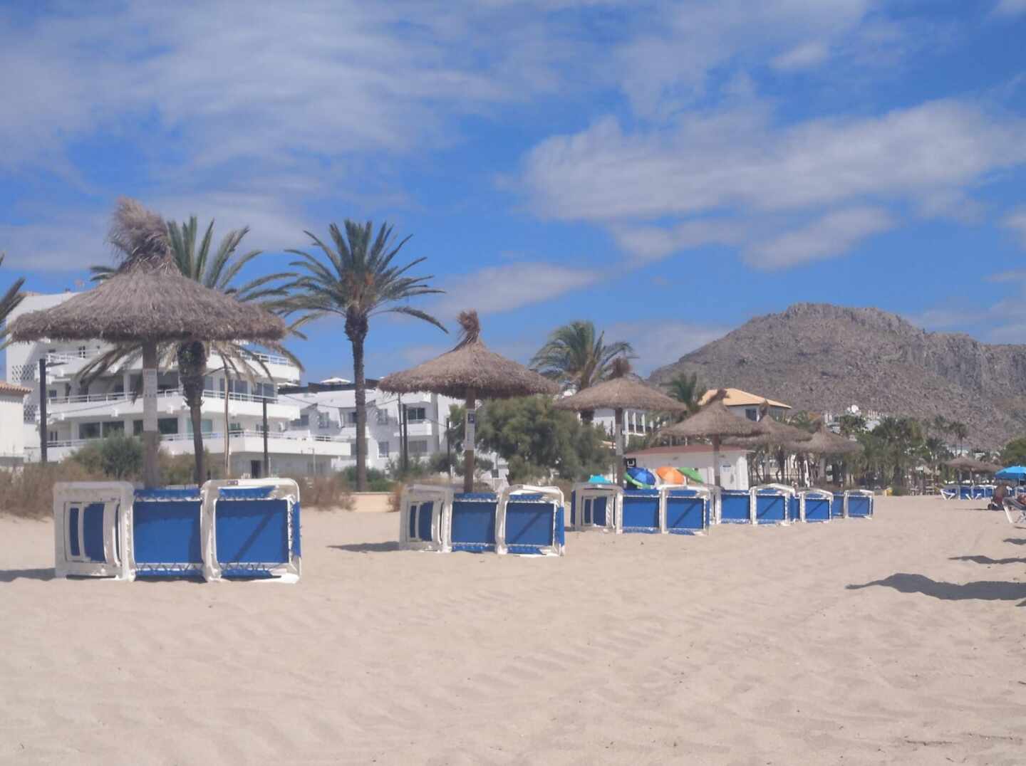Playa sin bañistas este verano en Port de Pollença, en Mallorca.
