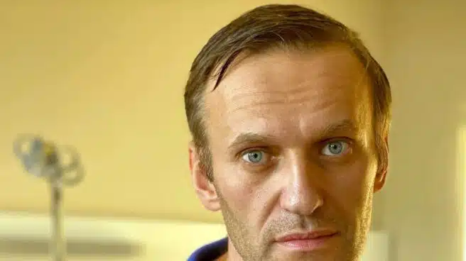 El opositor ruso Navalny recibe el alta hospitalaria