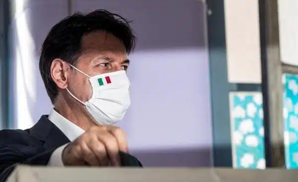 El gobierno italiano supera con alivio el primer test electoral de la pandemia