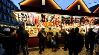 Madrid mantiene su tradicional mercadillo de Navidad de la Plaza Mayor