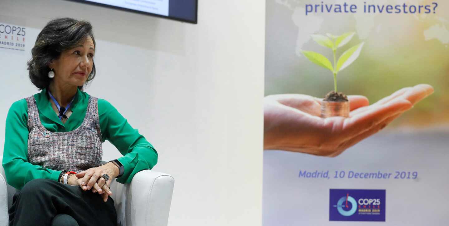 La presidenta de Santander, Ana Botín, en una conferencia sobre finanzas sostenibles.