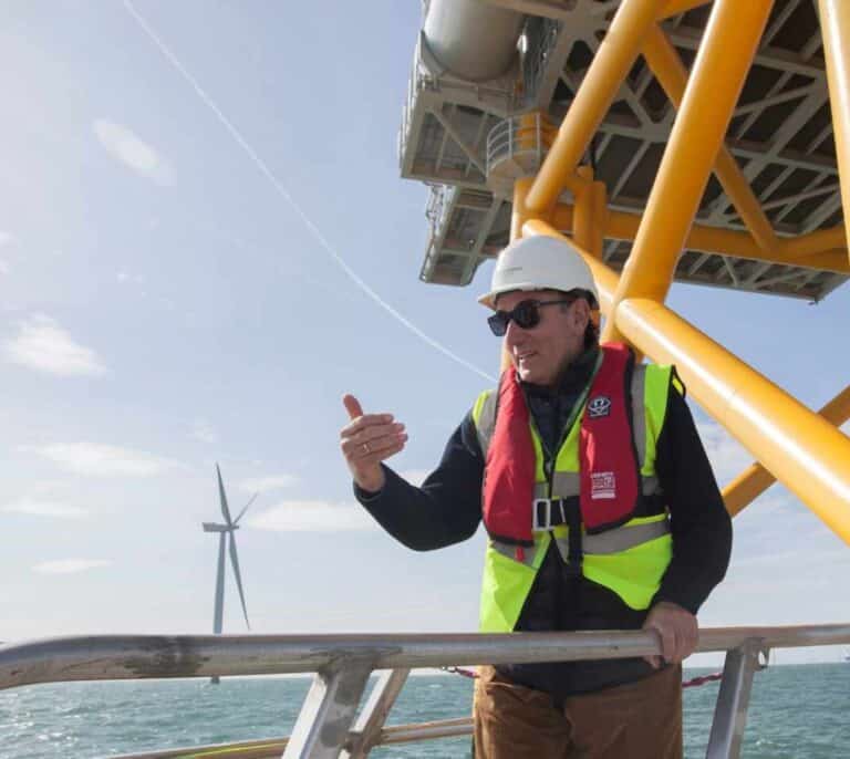 Iberdrola se alía con el gigante Macquarie para entrar en las renovables de Japón