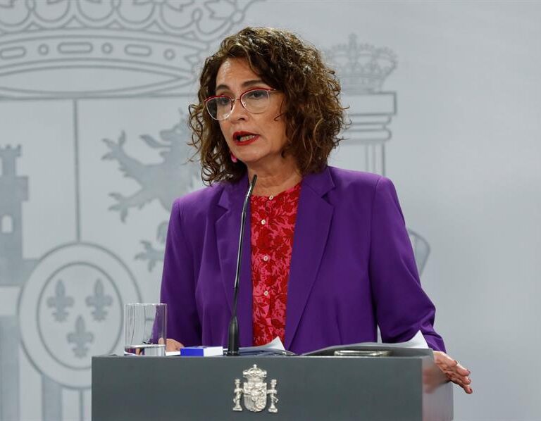 Moncloa aleja la intervención en Madrid: "Un gobierno no puede sustituir a otro gobierno"