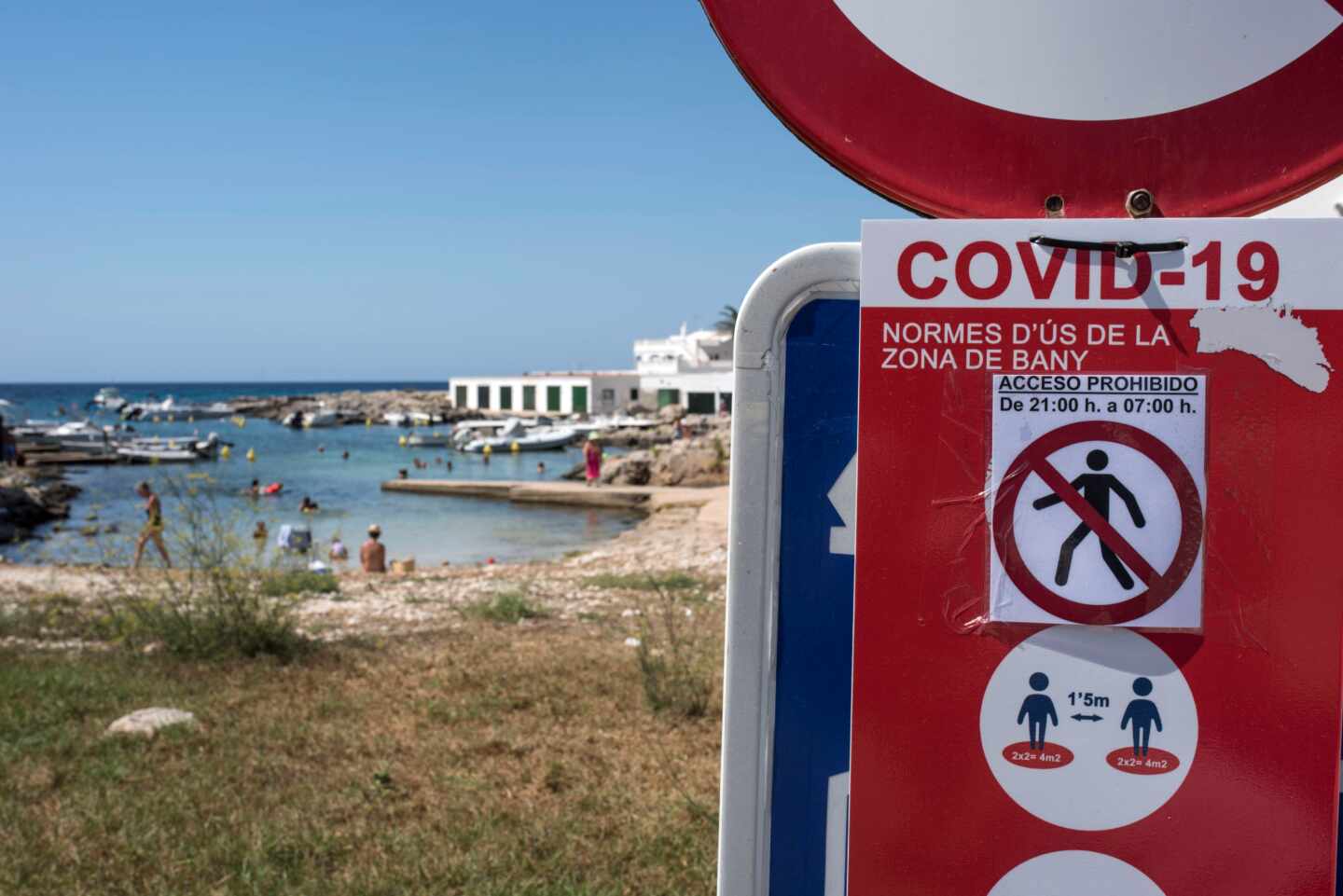La llegada de turistas a España se hunde un 77% en 2020.