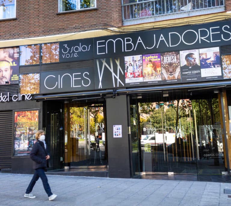 Una pandemia, un incendio y una apertura tardía: los cines de barrio que desafiaron al Covid-19