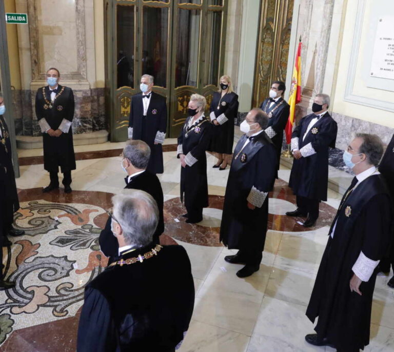 Más de 2.500 jueces denuncian ante la Comisión Europea el peligro de "violación grave del Estado de Derecho" en España