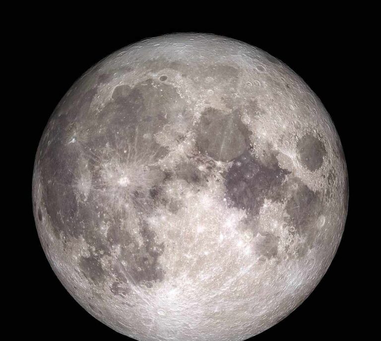 La NASA confirma la existencia de agua en la cara visible de la Luna