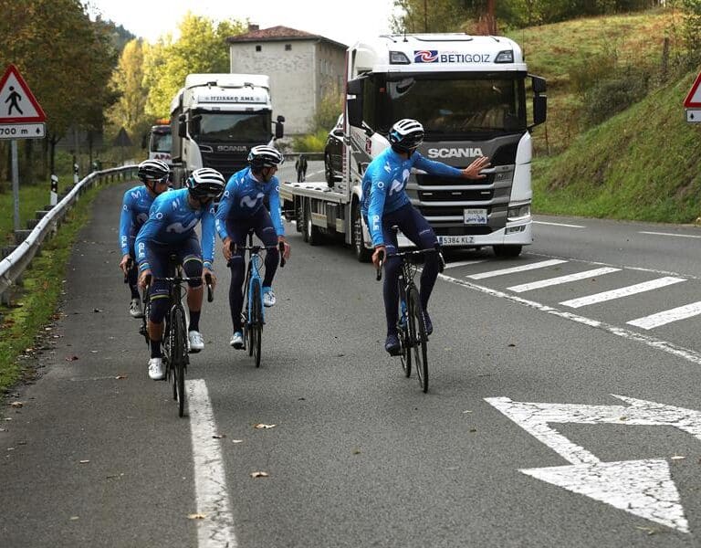 Detienen al supuesto autor del atropello a un ciclista quien anotó en la arena la matrícula