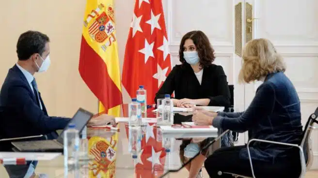 Madrid celebra que Moncloa abrace ahora sus medidas Covid tras criticarlas