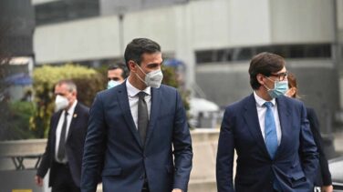 Abucheos a Pedro Sánchez y Salvador Illa durante su visita al Hospital La Paz en Madrid