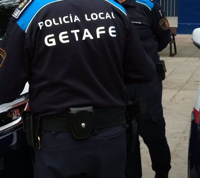 La Policía desaloja un bar por saltarse el toque de queda en Getafe (Madrid)