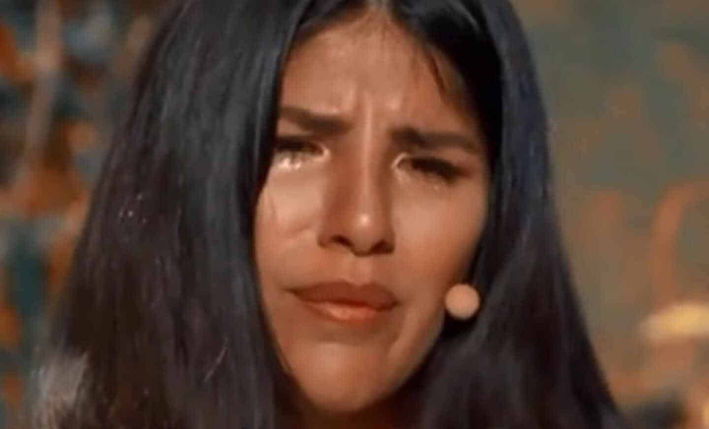 Isa Pantoja llora al hablar de su madre en 'La casa fuerte'.