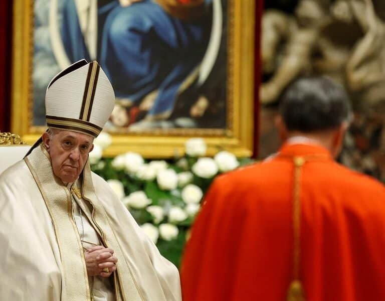 El Papa no celebrará la misa de Vísperas ni la del Año Nuevo por una "dolorosa ciática"