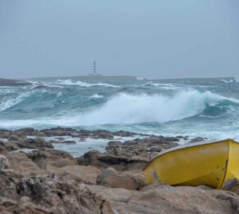 La borrasca Dora pone en alerta a casi toda España, Galicia en rojo