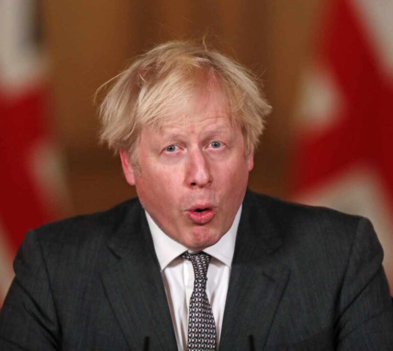 El padre de Boris Johnson pide la ciudadanía francesa y se declara "europeo"